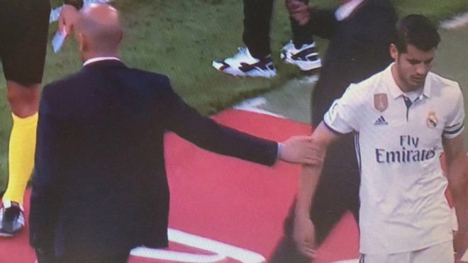 Morata Tolak Jabat Tangan,Tanpa Melihat Muka Zidane
